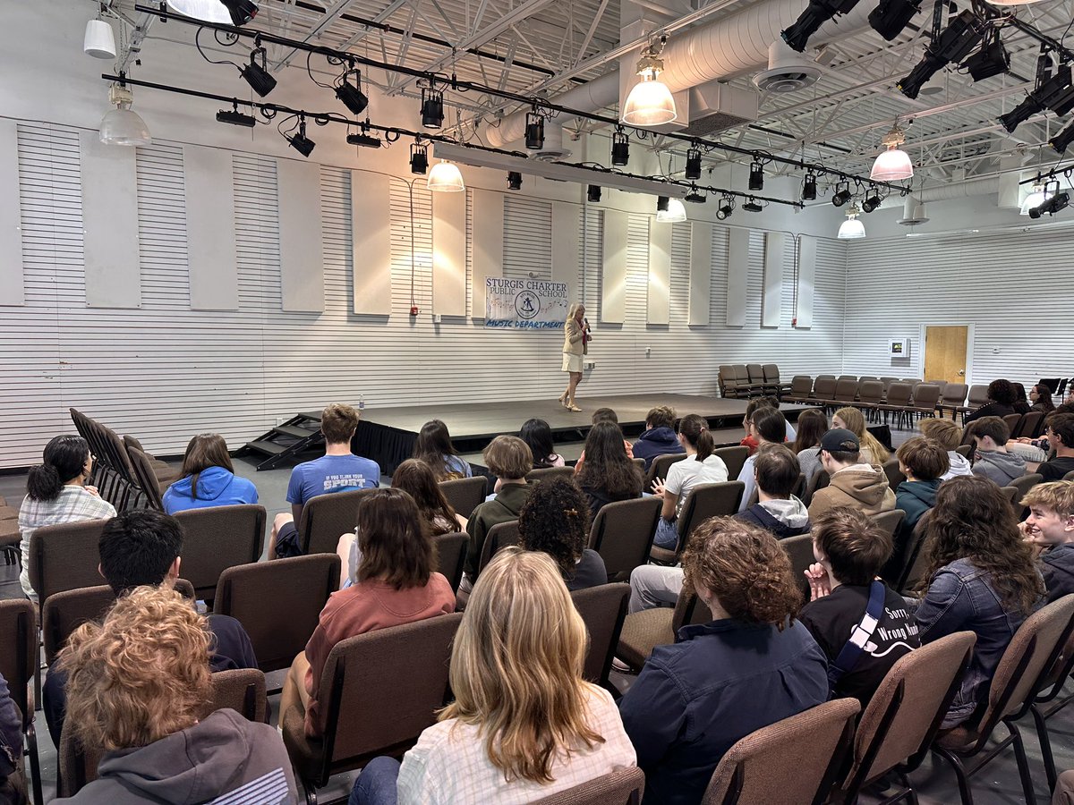 SenSusanMoran's tweet photo. A beautiful morning to meet with students from Sturgis Charter Public School in #Hyannis!
I had the opportunity to hear about the sophomores’ #civicactionprojects on #affordablehousing. A great group of bright minds tackling this ever relevant issue. #mapoli https://t.co/oDlFnMSfDn
