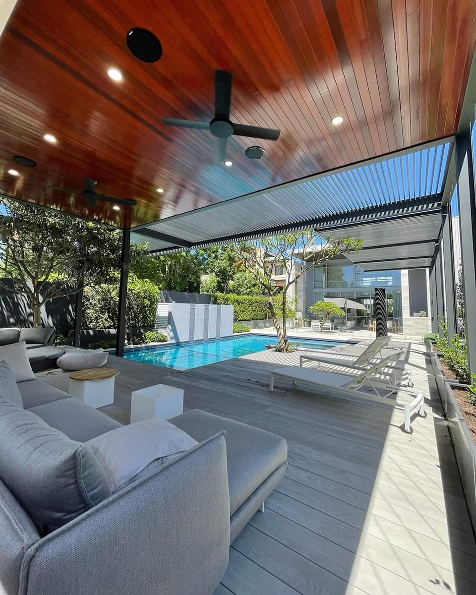 Check out this stunning luxury outdoor living area we recently completed! #LuxuryLiving #OutdoorLiving #ElectricalInstallation #HighEndDesign #FunctionalDesign #BeautifulSpaces #EntertainmentArea #Relaxation #homeimprovement