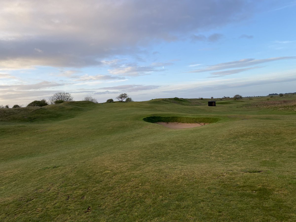 SkyCaddieSteve's tweet photo. Early morning @seacroftgc updating latest course changes for all @SkyCaddie players ,some new & removed bunkers,added tees & extended greens , all now updated so you’ll have up to date accurate detail & distances at this cracking course 👍⛳️ #proactiveGPSupdating #groundmapping https://t.co/Ak36b2p0VW