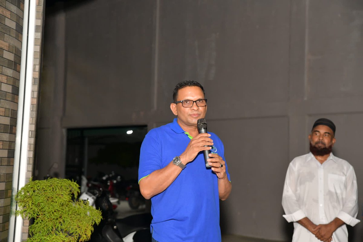 MNP_Secretariat's tweet photo. މިރޭ މާފުށީގައި އެމްއެންޕީގެ ޖަގަހަ ހުޅުވުމުގެ ރަސްމިއްޔާތުގެ ތެރެއިން
#FudhuntheriDhaairaaAkah #Areef #Guraidhoo #Maafushi #Gulhi https://t.co/2I0eVBtSv3