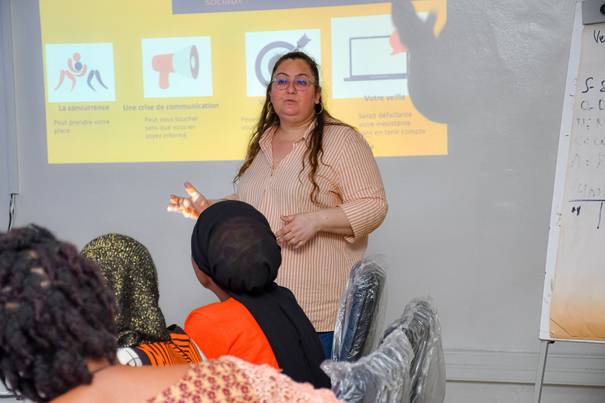 TOogueda's tweet photo. Financรฉ par #LUnioneuropรฉenne et mis en ลuvre par @ENABELenguinee, Le #RESAE (Rรฉseau des structures dโaccompagnement ร lโentrepreneuriat) ร travers notre prรฉsidente coordonne les activitรฉs du projet 100% CREATIVE.
#TOogueda #RESAE #UnionEuropรฉenne #Enabel #GuinรฉeCrรฉative https://t.co/4t5Pjifq79