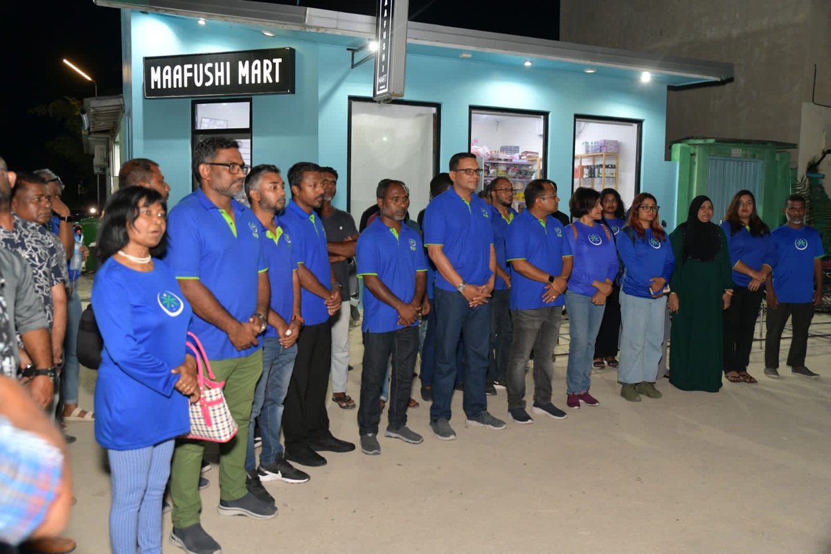 MNP_Secretariat's tweet photo. މިރޭ މާފުށީގައި އެމްއެންޕީގެ ޖަގަހަ ހުޅުވުމުގެ ރަސްމިއްޔާތުގެ ތެރެއިން
#FudhuntheriDhaairaaAkah #Areef #Guraidhoo #Maafushi #Gulhi https://t.co/2I0eVBtSv3