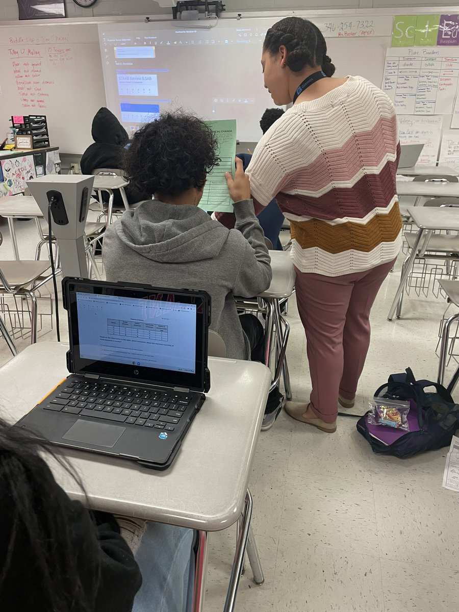 @BellamyNedaro #AstrosReviewChallenge is witnessing some interactive science review at High School Ahead Academy! @HISD_Curric @ladykrc @HISD_SecSci @csmith4_smith