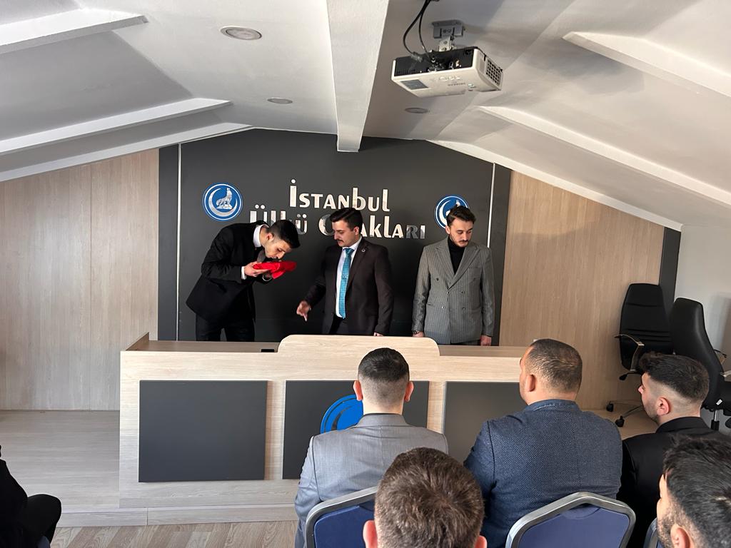 İstanbul Ülkü Ocakları Üniversiteler Birimi tweet media