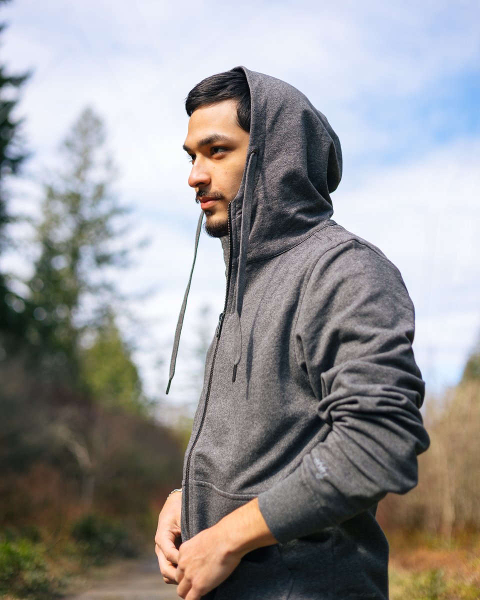 AblyApparel's tweet image. 'Bobby' isn't your basic gray hoodie. An interior phone pocket, headphone grommet, and super soft lightweight French terry fabric makes him your new favorite layering piece. Filium® will repel liquids, stains, and odors keeping you clean for days.

#AblyApparel | #WhateverProof