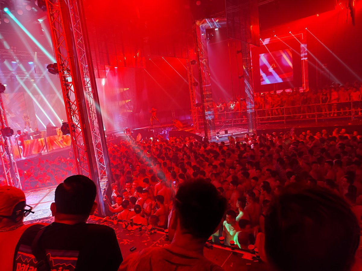 Anyone here?
有人在吗？
#gcircuit