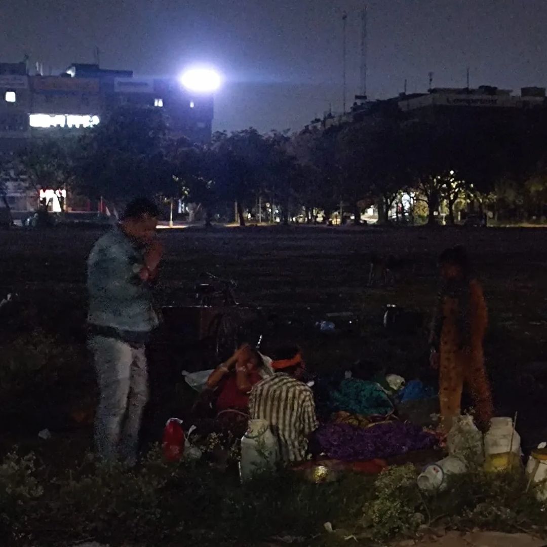 Blurry lines also have a story to tell,
Food donation drive.
Location - Chandigarh
#sharvains #ngo #India #Chandigarh #Food #distribution
#sharva #charity #humanity
#socialmedia #Tweetoftheday