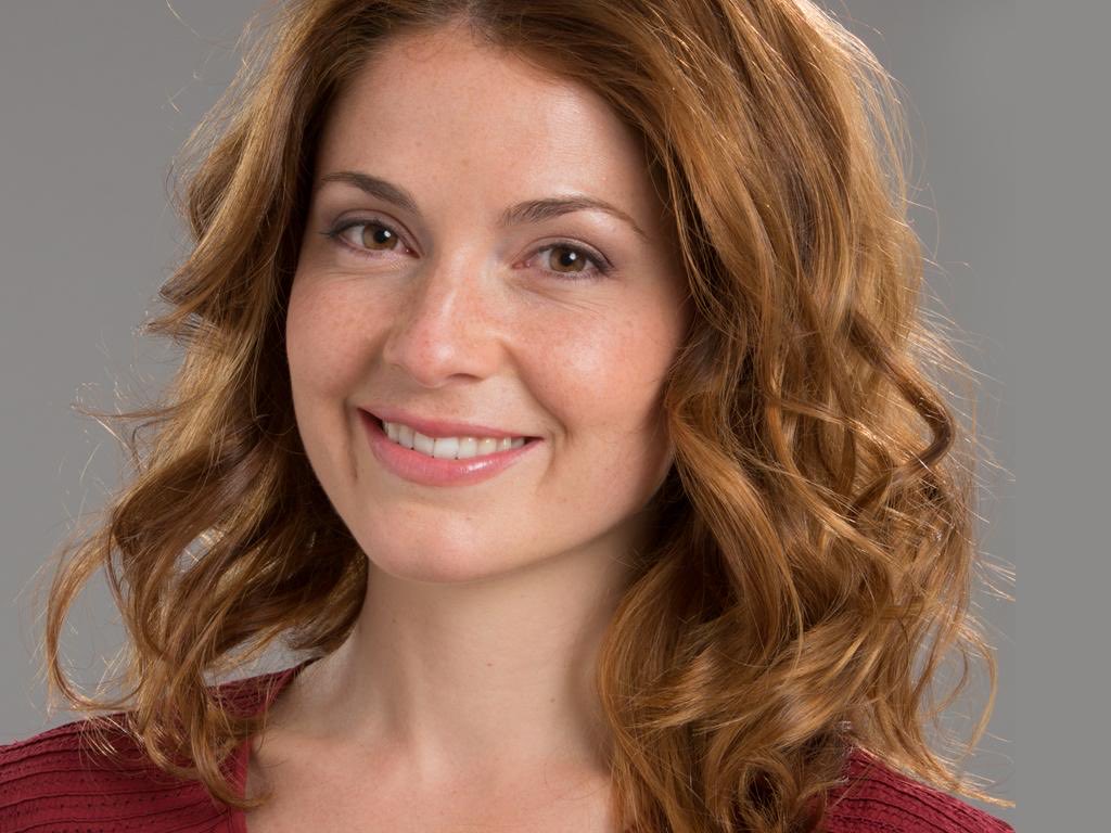 autor: preciso de 3 personagens, uma maquiavélica, outra herdeira de uma família rica e ainda uma muito ceguinha
 
Rtp: