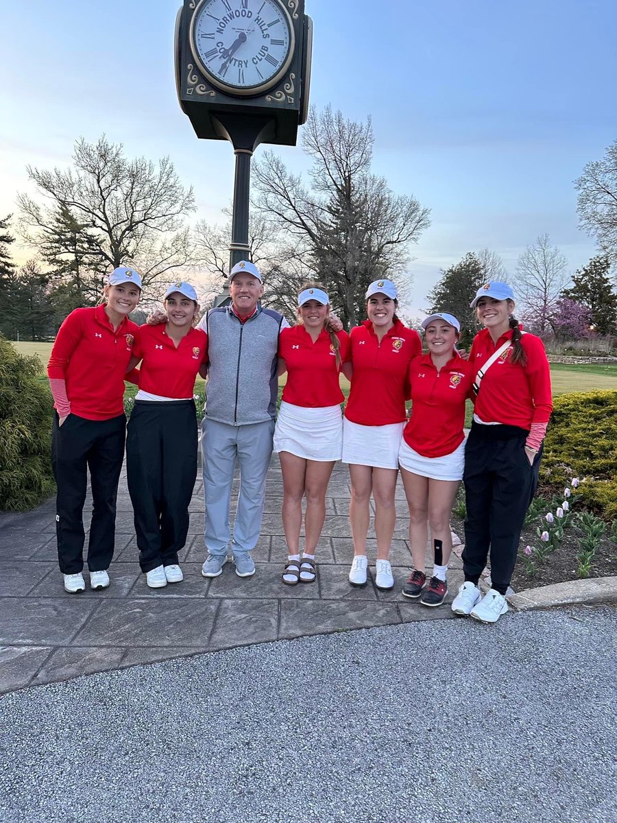 CoachStark_'s tweet photo. *Tom Stark appreciation post*

Even though he’s twitter less, shoutout to my dad for guiding our ladies to a 2nd place finish last week. Get the guy a black coffee if you see him around ☕️🐶 https://t.co/6GuwFE5I7j