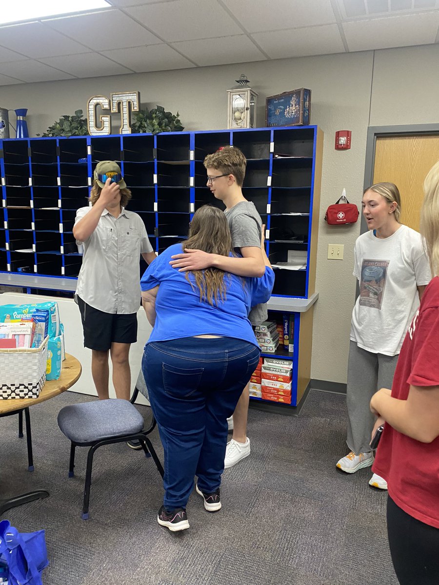Congratulations to Ms. Patsy on her granddaughter due this summer! Love that our PALs kids wanted to make her feel special! 💕