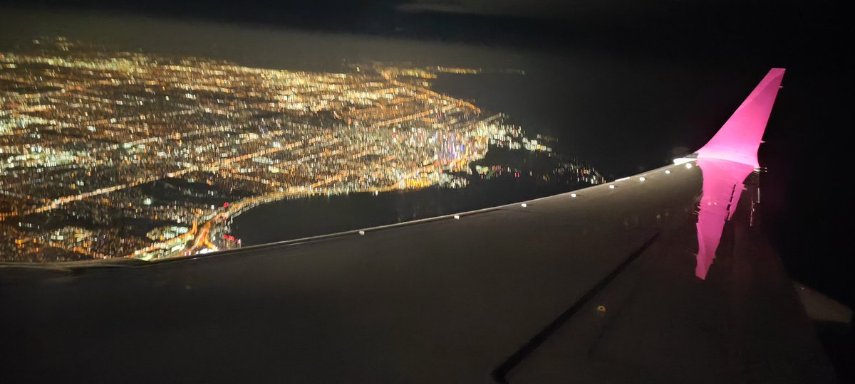 I landed back home 🇨🇦 safe and sound after an amazing experience with #QEScholars. I've learned so much from <a href="/CCHSRD_UWIsta/">CCHSRD UWI St. Augustine</a> about collaboration and making research information accessible and usable. I've also made some lifelong friends 🫂. Thank you so much <a href="/McMasterForum/">McMaster Forum</a> .