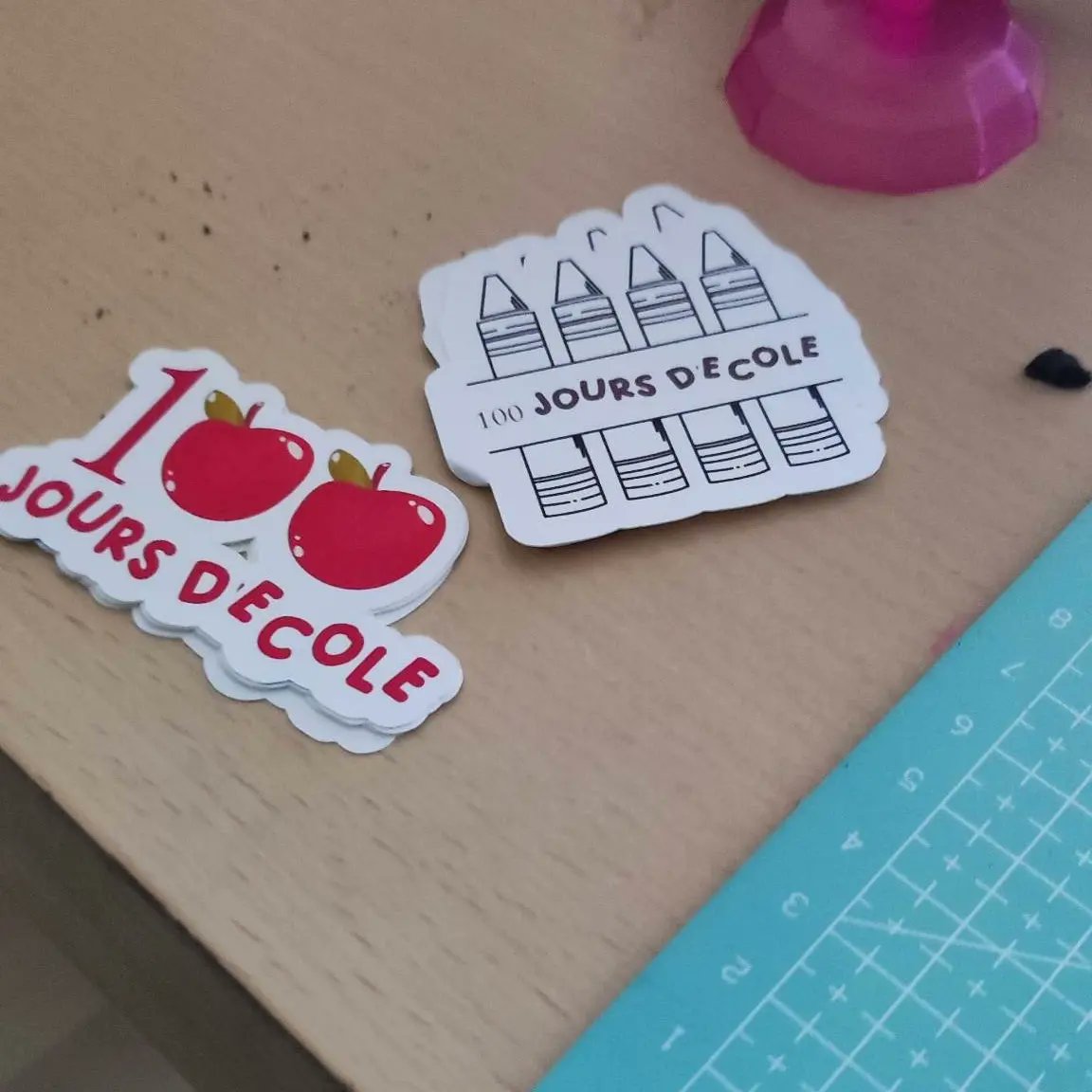 matpha65's tweet photo. Pour les #100daysofschool c'est passé...plus de surprise...#cricut #cricutexploreair2 #100joursdecole #fablabecole https://t.co/xlfrY5xN9G