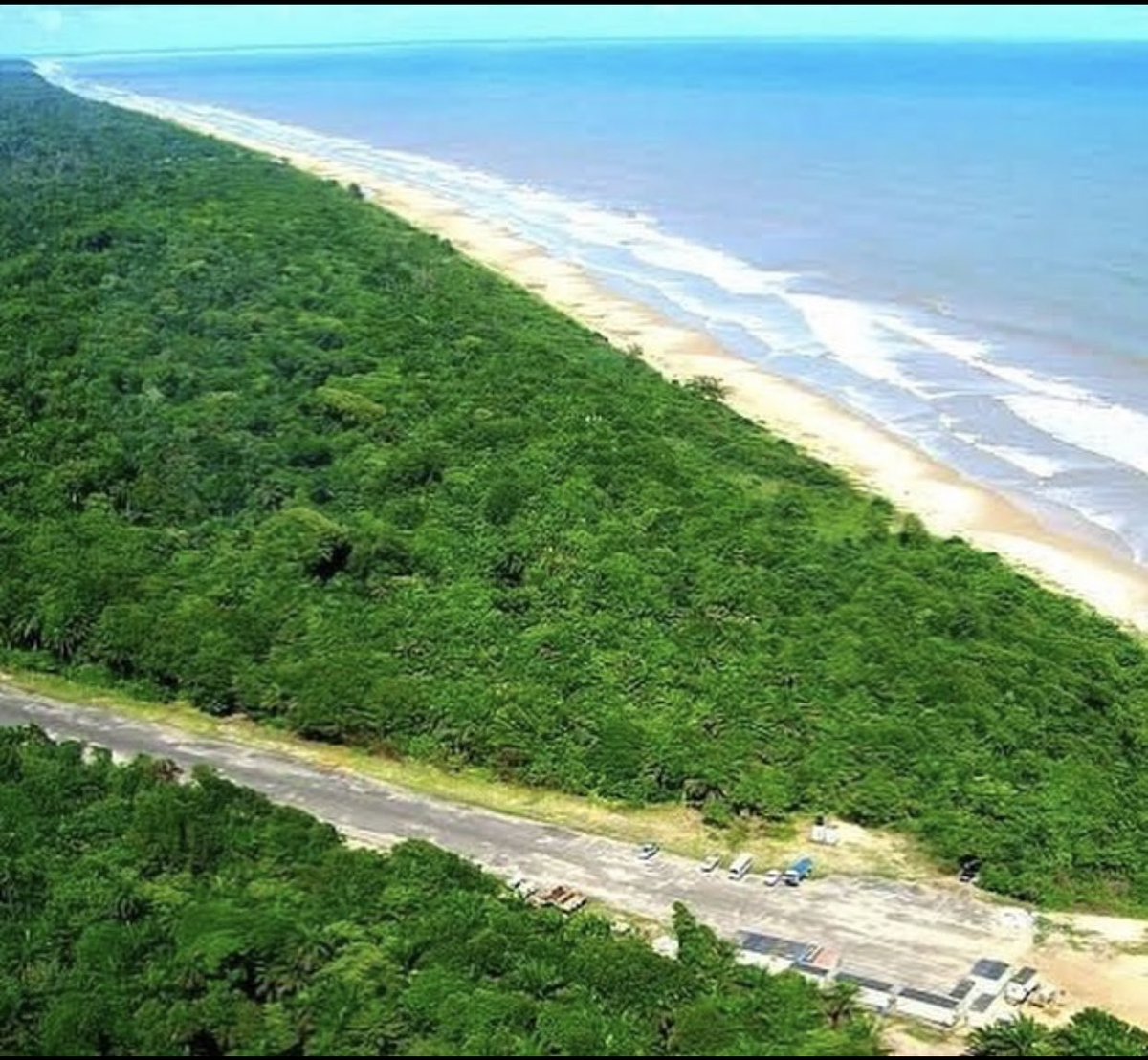 Harwohyehmi1's tweet photo. This is ARAROMI BEACH
Nigeria is blessed !!! This is boundary between Ondo and Ogun State.
This coastlines stretches from Ode Omi between Lagos &amp; Ogun states to Ogheye in Warri North, Delta. Try To Pay A Visit! https://t.co/O5nqGaVc27