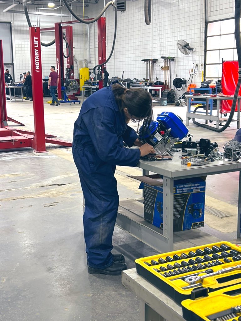 jackielconnell's tweet photo. Kayleen Anderson from Cross Lake, MB competing in Outdoor Power &amp; Recreation Equipment at @SkillsManitoba. What a rockstar!! #womenintrades #VocationalEd #FrontierSD #VocEd #TechVoc https://t.co/kXMvU6px46