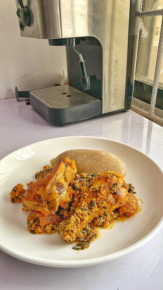 WildChefHuman's tweet image. Not husband material or anything, but if you are mine, I’ll feed you with good food.