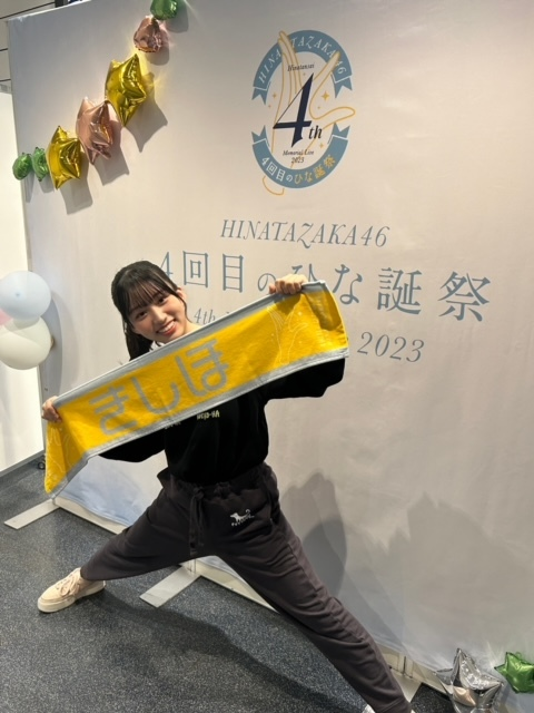 theblueslope's tweet photo. (1st pic)
kishi: DOOOON!
(2nd pic)
kishi: AHHHHHH IM FALLING
rio: RIO'S GONNA SAVE YOU https://t.co/XFmlxQ6GAC