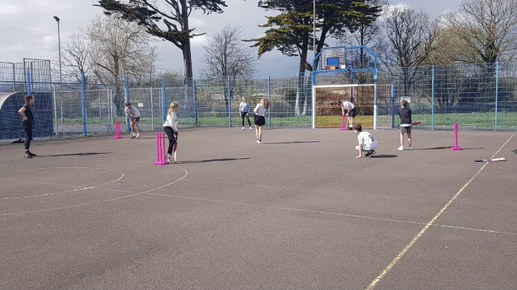 BayResilience's tweet photo. Very well attended positive activity sessions today @SandhamGardens Sandown , including #LTAServes #Tennis + street #Cricket.
Staff then undertook outreach work in the Shanklin area, engaging with #YoungPeople &amp; local business.
#SportforDev #YouthWork #IsleofWight https://t.co/Zqha3R1mD5