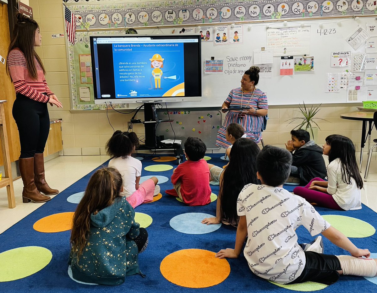 CREfamily's tweet photo. Central Bank shared the first Spanish, Teaching Kids to Save program with our EL students today at CRE. Our community partners tailor their services to meet our student needs. What a great example of; partnership. #crefamily #trainthemupright https://t.co/I9vkzY8Hl2