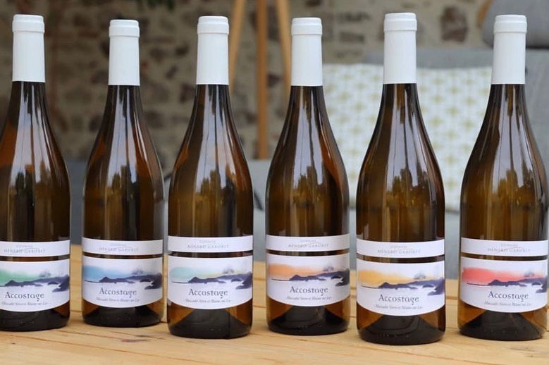 Our next Small Lots producer is <a href="/MenardGaborit/">DomaineMenardGaborit</a> 🇫🇷 This family estate was established in 1734, and is located just South of Nantes in the Loire Valley. They specialize in Melon de Bourgogne, making electric, organic wines in Muscadet Sevre et Maine 🦪