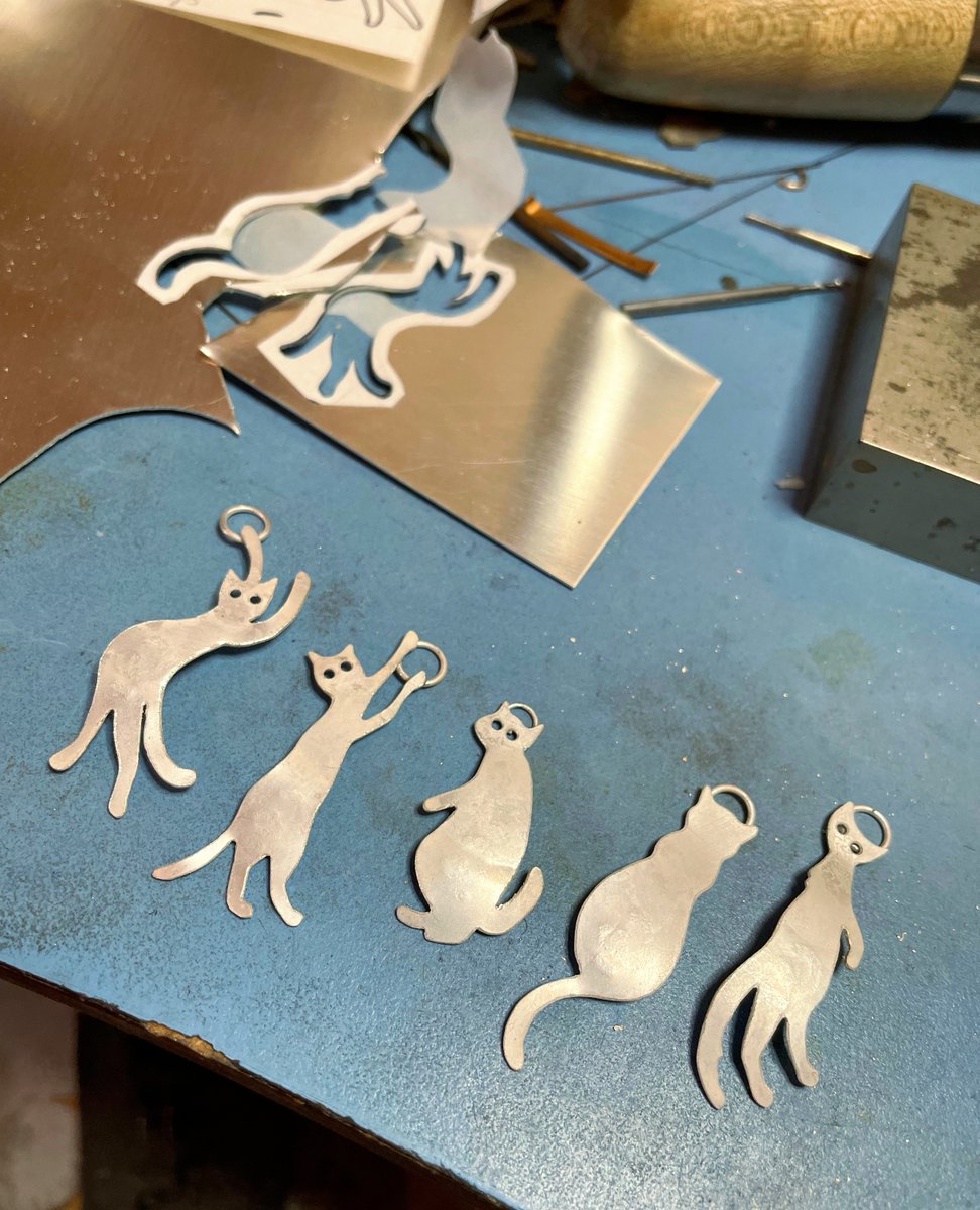 Gonna get these kitty cats groomed!! They will be coming with me to the Art of the Garden Tour presented by creativeartsgroup_sierramadre this Sunday!!

For more info, head to my 
creativeartsgroup.org/art-of-the-gar…

#chloeography #creativeartsgroup #sierramadre #pasadena #altadena