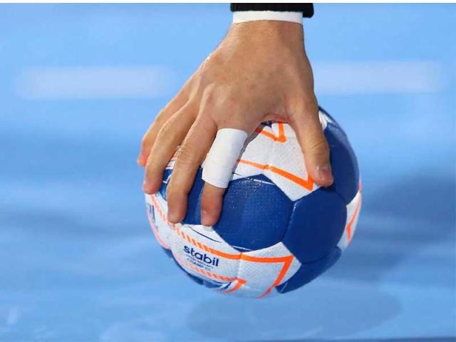هناك من يبحث عن مصلحة كرة ال🤾‍♂️
و هناك من يبحث عن مصلحة أقربائه
وهناك من يبحث عن البرستيج 
وهناك من يبحث عن المال
وهناك من يبحث عن التفرغ
وهناك من يبحث عن المخصصات😂
✨️
وهناك شخص يبحث عن
نفسه في الآسيوي و الدولي فقط 😕
✨️
وهناك من يبحث عن
إسم ودولة الكويت فقط 🇰🇼
أين أنت منهم؟