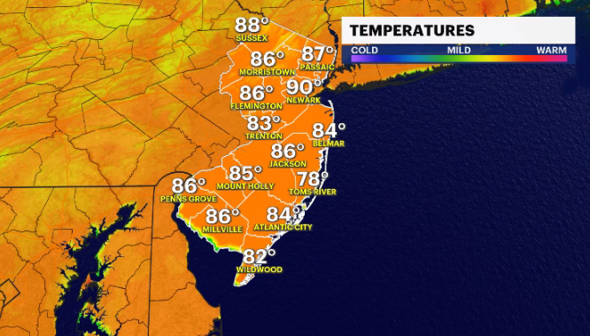 DaveCurren's tweet photo. HEATING UP🌡️
First 90* at EWR since 2010 (4/7 92*)
#NJwx @news12nj #SpringSizzle https://t.co/emI6JY6DQo