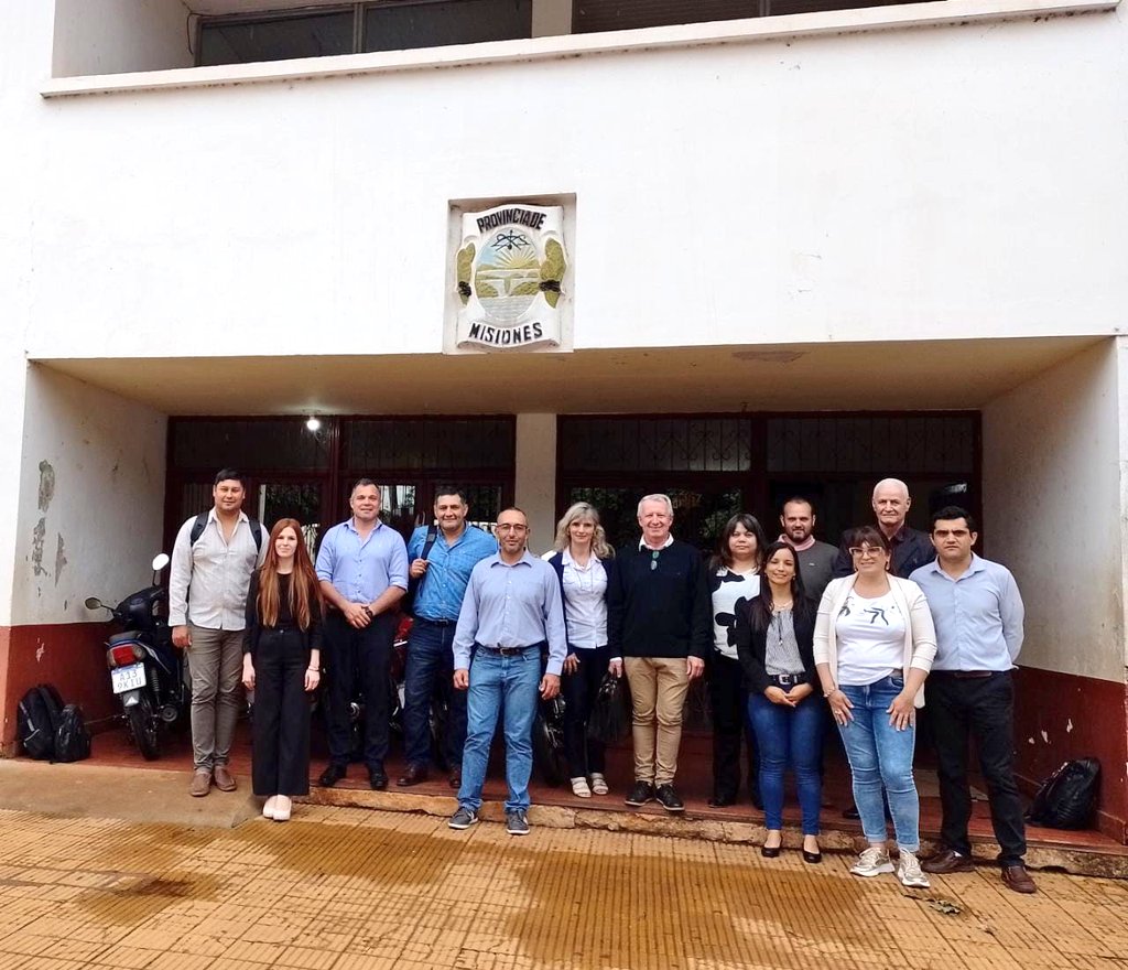 oviedo_luis's tweet photo. Jornada de Convocatorias junto a Directores de la zona  Sur en la Escuela de Comercio de San Javier.
Tecnicaturas Superiores.
¡Gracias directores por el acompañamiento!
@miguel_sedoff
@linares_cielo
@cjdechat
@jalbertogalarza @CGEMisiones
@grillo141 @maidanamis @udpm_misiones https://t.co/n2VhcWxuQp