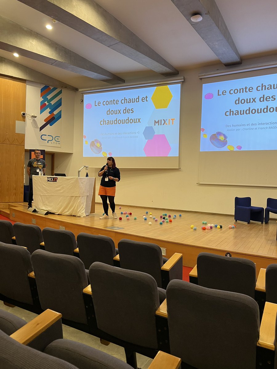 Au @mixitconf ; ce sujet de <a href="/thelor/">Franck Rageade</a> et <a href="/CRageade/">Charline Rageade</a> sous ses airs enfantins, nous a permis de nous donner de l’amour et de la bienveillance, et ça faaaaiiiit du bien ❤️🧡💛
#mixit23