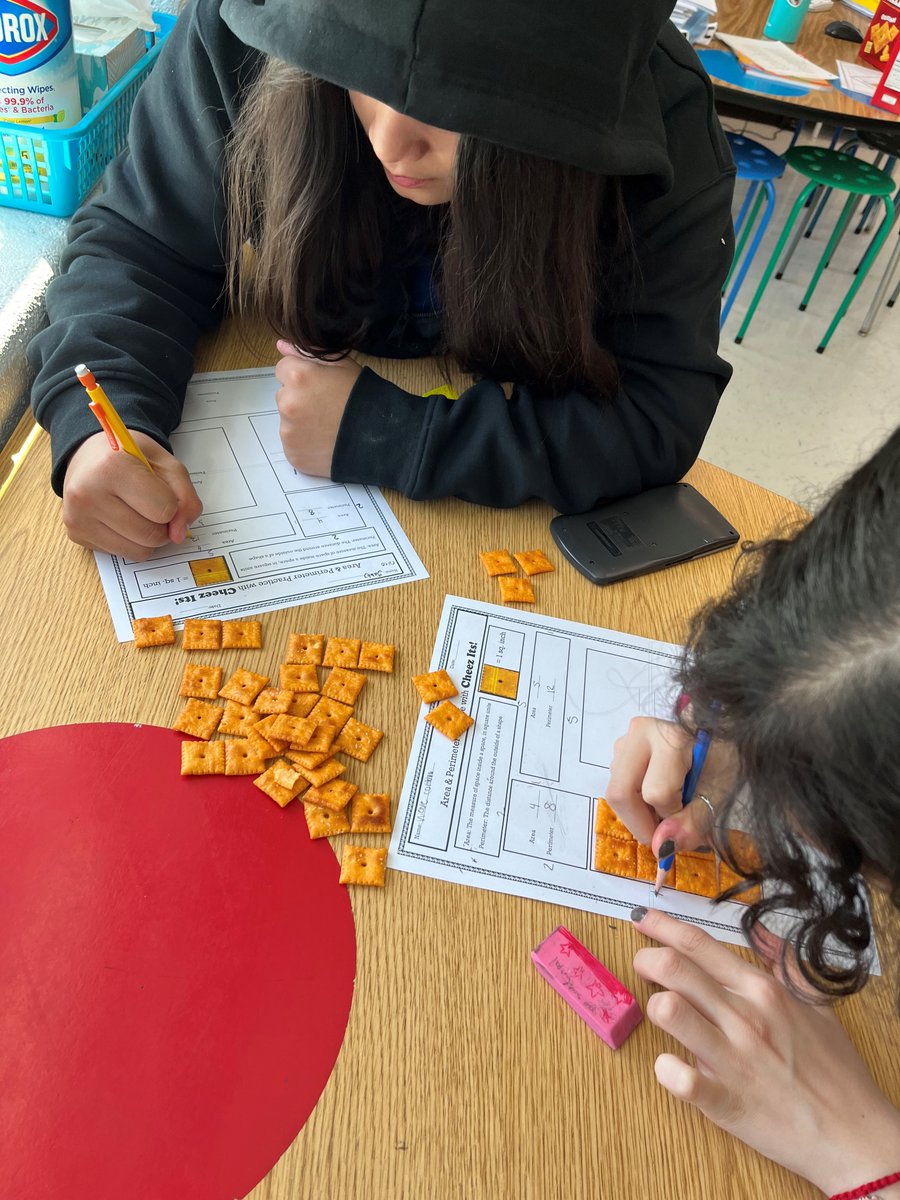 HyblaValley6th's tweet photo. Using Cheese Its to review Area and Perimeter!! @HyblaValleyES @FCPSR3 #HyblaValleyHuskies https://t.co/tTa3f3HLK0