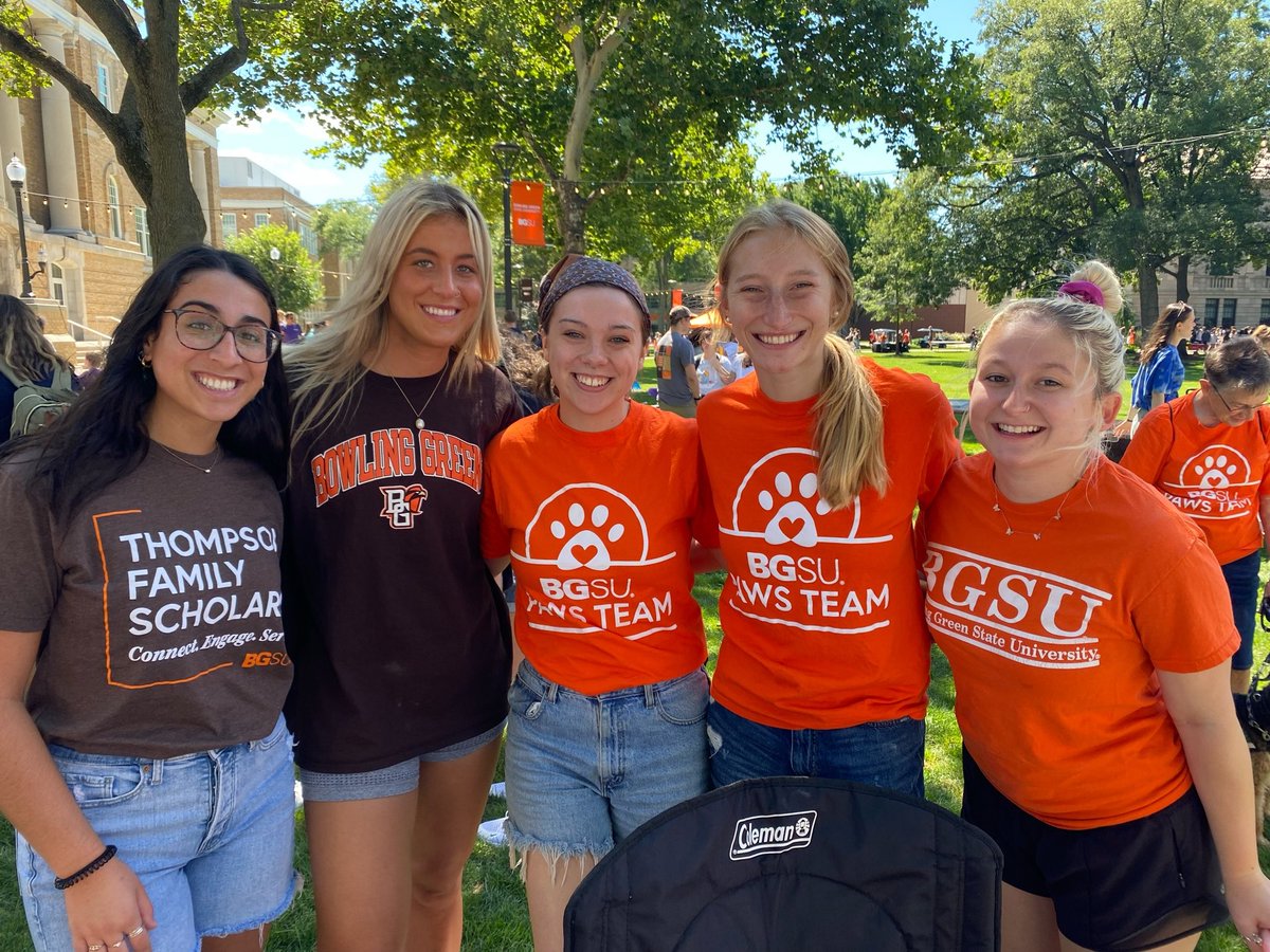 BGSURecWell's tweet photo. Happy Student Employee Appreciation Week to our Wellness staff! Thank you for all of the health and wellness programs that you put on throughout the year to help our fellow Falcons live happy and healthy lifestyles! Thank you Wellness Connection for everything you do! #RecYeah https://t.co/9aUANSPh3I