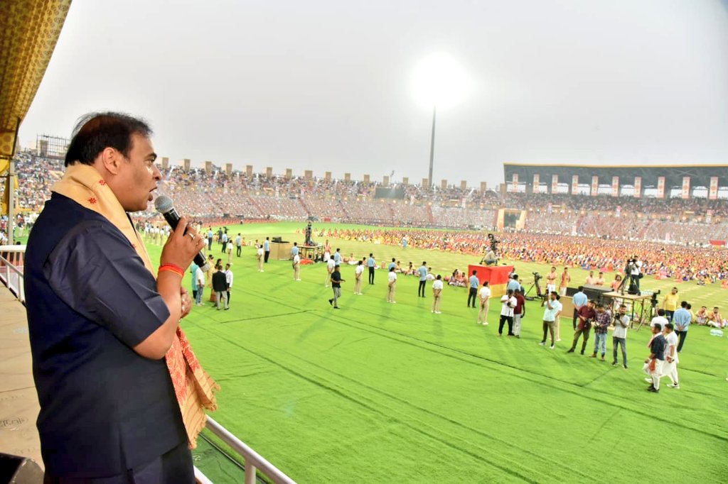 himantabiswa's tweet photo. We have vied for two world records today in Sarusajai: 

✅ 11,304 dancers and drummers performed Bihu, a feat never achieved before today 

✅ 2548 dhulias performed breaking the earlier world record of 1356 dhols

Great work Team Assam! 

(2/2) https://t.co/pen4iYD2lt