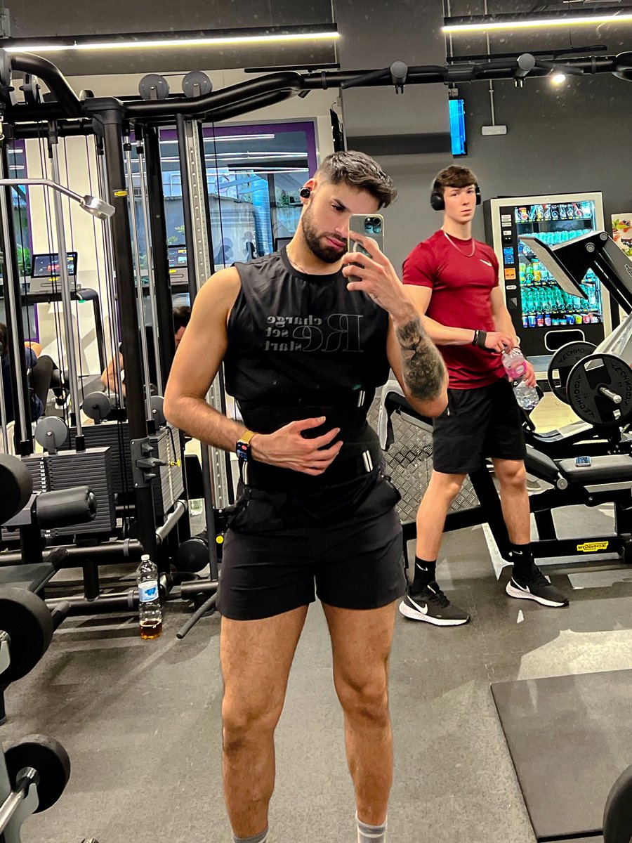 ddavide92's tweet photo. Piano piano mi rimetto in forma.
Gli obiettivi si raggiungono non solo abbozzandoli ma attivandosi #siricomincia #gym #noscuse https://t.co/lCDCRWYKWb
