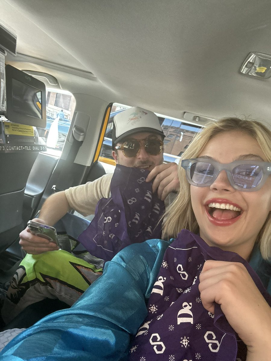 ✅ Team selfie inside a yellow taxi.

<a href="/DeNYC2023/">DeNYC</a> <a href="/DeGodsNFT/">DeGods</a> #DeNYC
