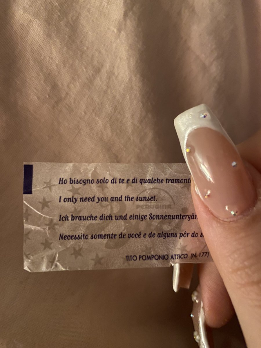 theas_03's tweet photo. This might be the cutest note I’ve ever gotten in a baci https://t.co/XNrMiFk0xc