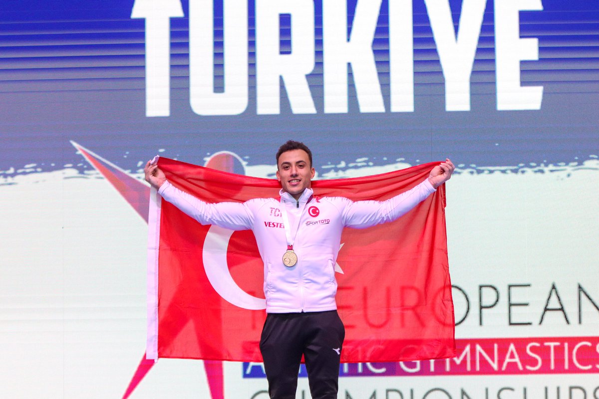 Çok mutluyum ama her şeyden önce çok gururluyum. Avrupa Şampiyonu olmak, hikayeme yeni bir sayfa eklemek için bugün podyumdaydım. Ve ne mutlu bana ki kendi evimde, kendi seyircim önünde genel tasnif finalinde altın madalya kazandım. #MyStoryMyLegacy