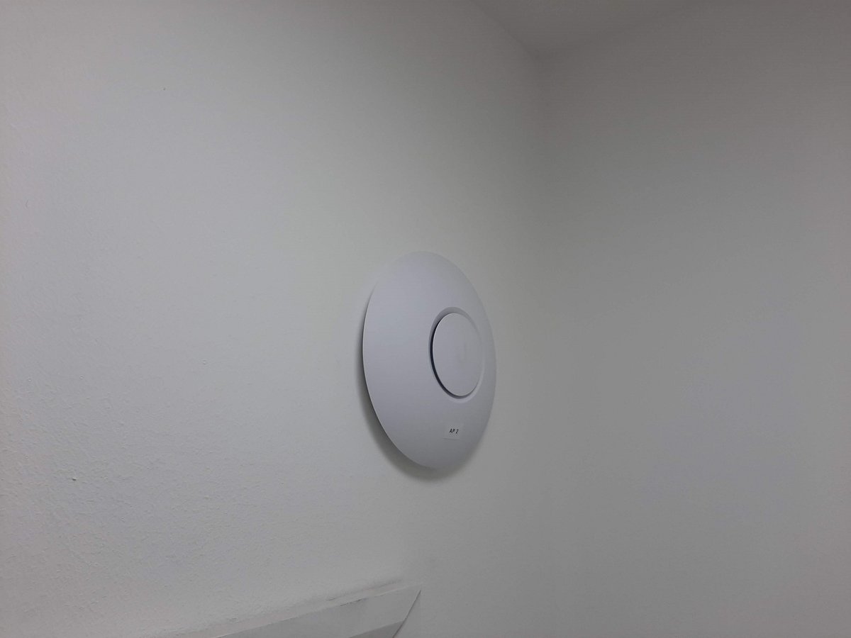 SirrahTech's tweet image. Back at the student house in Middlesbrough to install 3 WiFi access points.  After installation, we scanned for wireless signals and configured the setup to avoid interference.  Result = great coverage in the 9 student bedrooms and happy students 🎓😀 #WiFi #Ubiquity #Unifi