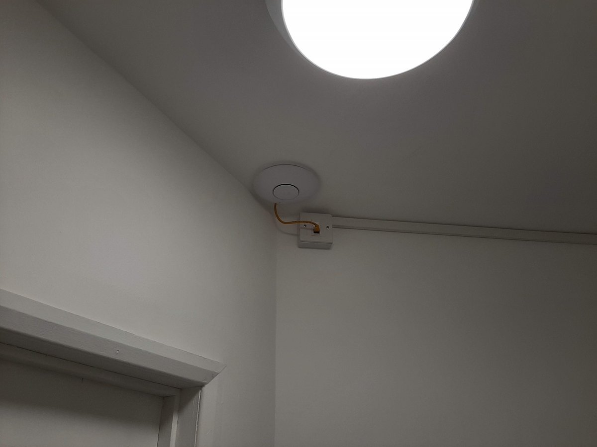 SirrahTech's tweet image. Back at the student house in Middlesbrough to install 3 WiFi access points.  After installation, we scanned for wireless signals and configured the setup to avoid interference.  Result = great coverage in the 9 student bedrooms and happy students 🎓😀 #WiFi #Ubiquity #Unifi
