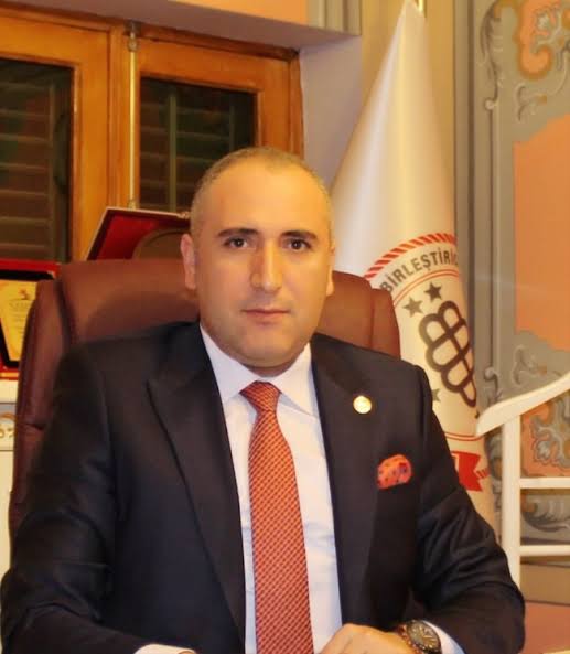 KİT taşeron işçilere desteğini esirgemeyen ve sonuna kadar destek olacağı sözünü veren sayın başkanım <a href="/Osmanunsal58/">Osman Ünsal</a> beye çok teşekkür ederiz.
#90BinKİTSeçimeKüsGirmesin