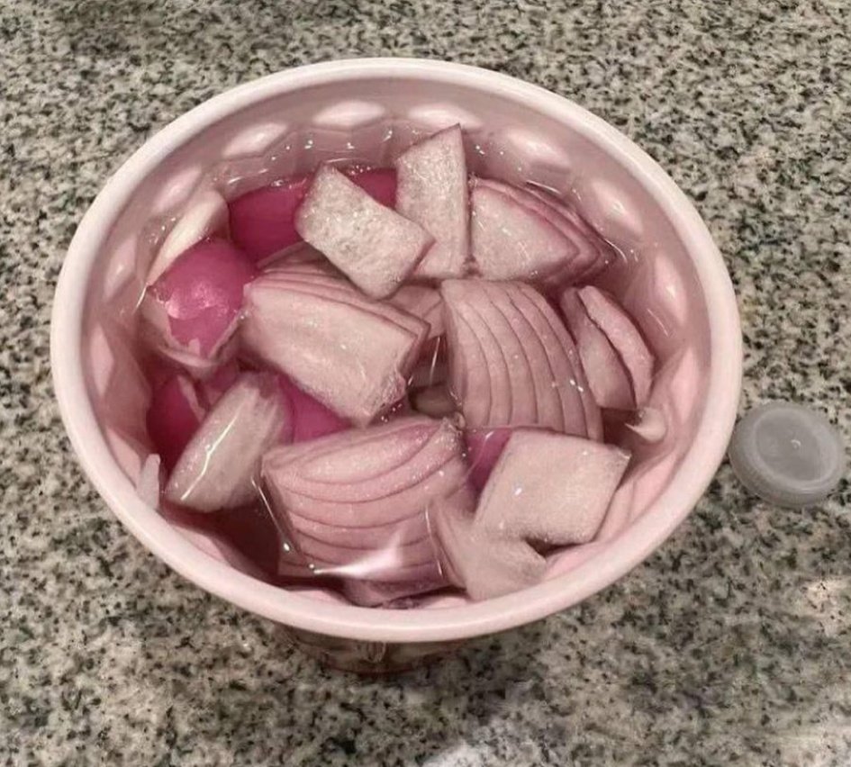 Gents, take this before she comes over. Thank me later 😂🤞