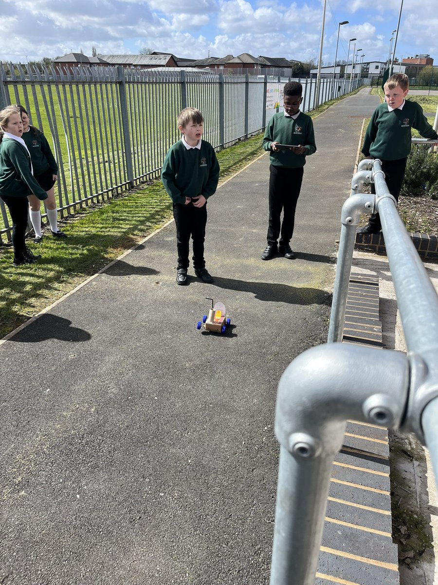 FablabWarrBCA's tweet image. What a lovely afternoon I had with the Year 5’s from @MeadowsideWillo @MeadowsideCPSch in their final @FablabWarrBCA Moon buggy session. They tested their completed moon buggies and then took them back to school to evaluate them @tcat_uk @BCAWarrington #Warrington #STEMeducation