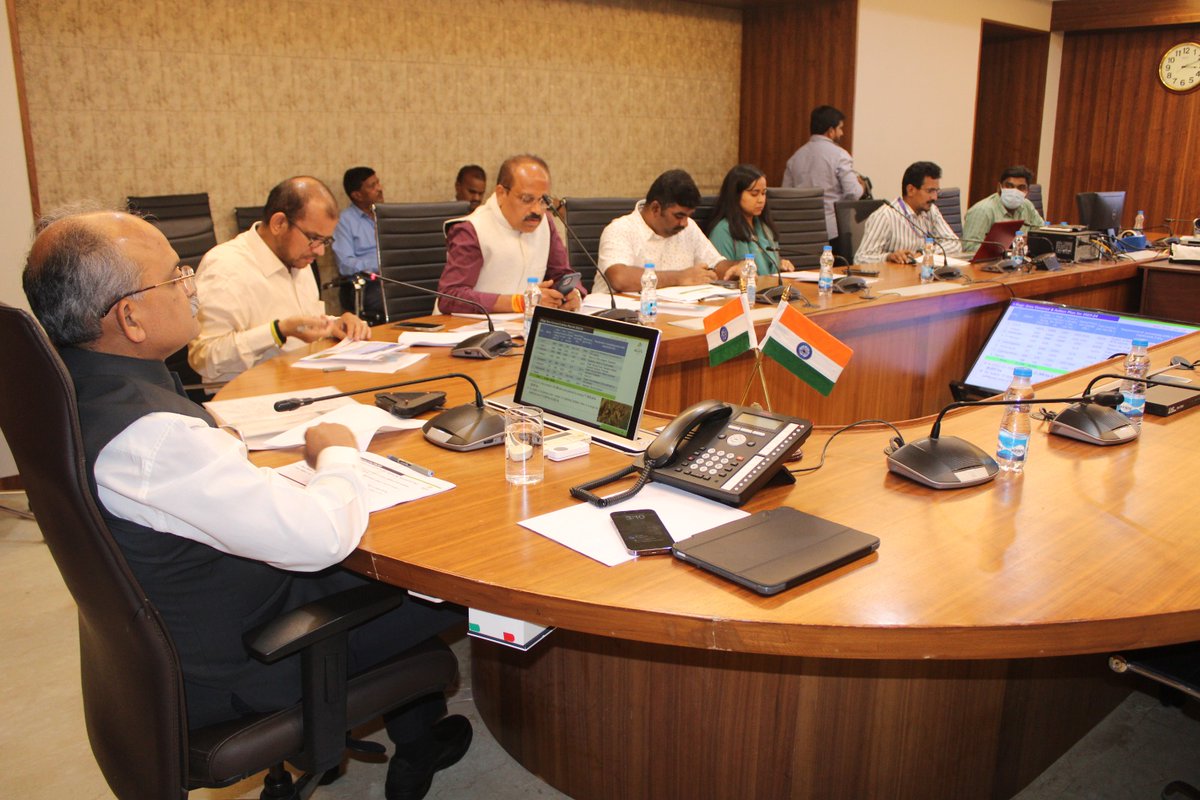 ap_agriculture's tweet photo. Today state level Co ordination meeting was conducted under the chairmanship of Sri Dr. Jawahar Reddy IAS Chief Secretary &amp; Sri Gopala Krishna Dwivedi IAS Chief Commissioner RBKs , Prl. Secretary to Govt. on promotion of millets with Agril and other Departments at secretariate https://t.co/cDBvrFuiLM