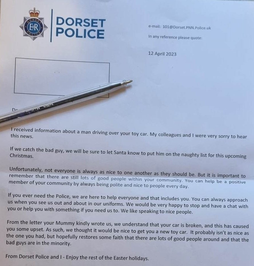 Jen_Dobtini's tweet photo. A story of two letters...@dorsetpolice thanks so much, I now have one very happy boy! Child engagement at its best 👌 https://t.co/LZ5JSglOpU