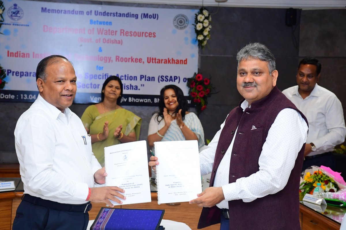 MoU for State Specific Action Plan signed between #WR, Odisha, and IIT, Roorkee in presence of Hon'ble #Minister, WR and C &amp; T and DC-cum-ACS, WR. 
The plan will help assess supply and demand in the water sector and formalize strategy for #climate change.
<a href="/CMO_Odisha/">CMO Odisha</a> <a href="/TukuniSahu/">Tukuni Sahu</a>