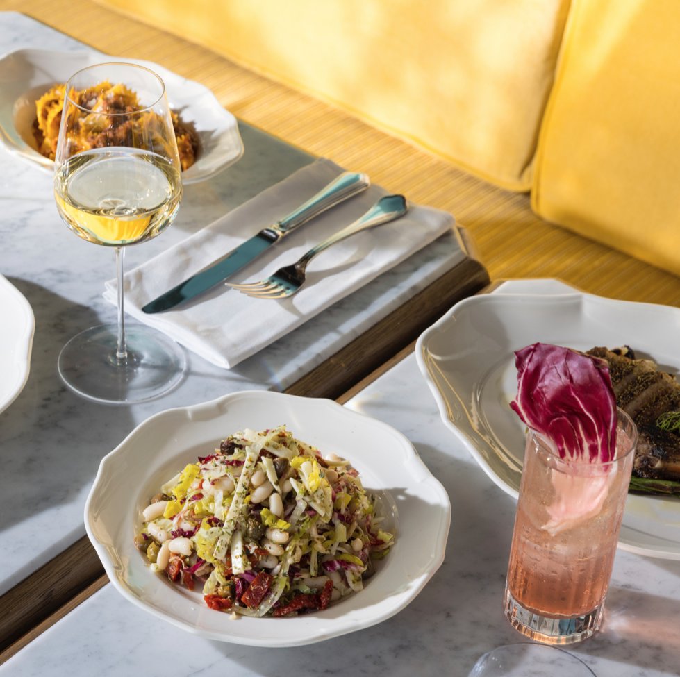 GeorgianHotelSM's tweet photo. Virginia Woolf once said, "One cannot think well, love well, or sleep well, if one has not dined well." 
#sunsetbar #sunsetterrace #diningroom #thegeorgian https://t.co/3gxH7h4U0J