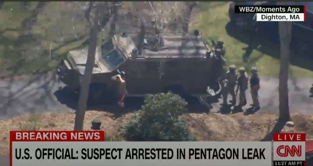 ΤΩΡΑ

Ειδικές Δυνάμεις της Εθνοφυλακής συνέλαβαν τον Τζακ Τεϊσέιρα. 
#PentagonPapers