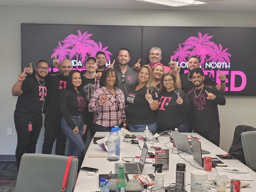 Over 150 years in tenure in one room 🙌🏾Great meeting our new director <a href="/EddiePryor7/">Eddie Pryor</a> Orlando Central ready to deliver BIG for Florida North🦩