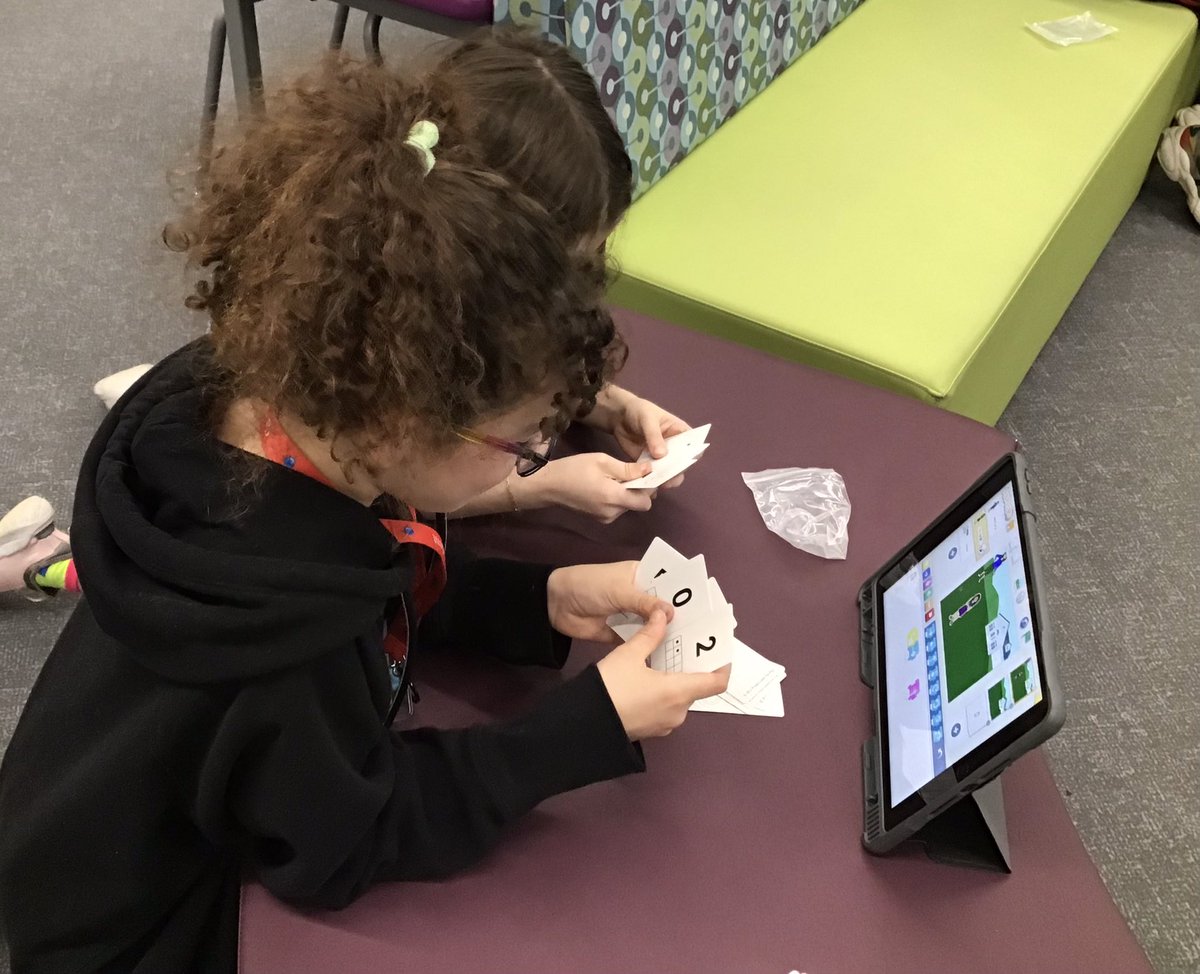 Second graders used Scratch Jr to create scorekeeper programs during LIH. This week they got to use their programs while playing a math game. #pltw <a href="/SABradyBunch/">Andrea Brady</a> <a href="/SANicolettiNews/">Mrs. Nicoletti</a>