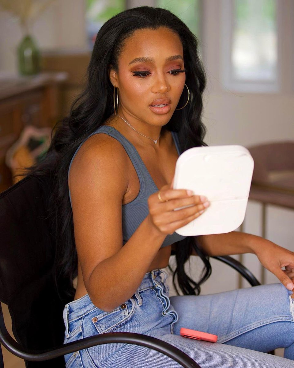 lasimmons_'s tweet photo. Yesterday I finally shot the cover of my book. Make Money Move ๐ฅน here is a bts... I can't wait for you to get a copy!!!! Financial empowerment, investing, money, dating, manifesting all in one book and more. Now let me vent for two seconds..
@idajohnphoto
#investing #finance https://t.co/wJQ8shImXV