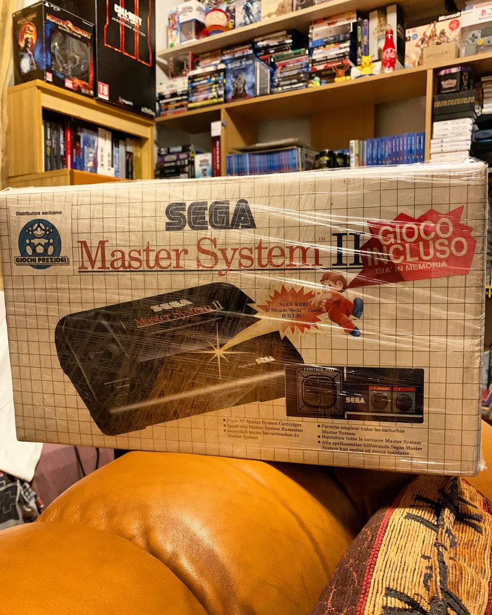 InanIvan's tweet image. Complete with everything, found in an audio video shop for 44€ 💕😅

#sega #segamastersystem #segamastersystem2 #giochipreziosi #alexkidd #ghostandgoblins #segasaturn #segamegadrive2 #retrogaming #retrogameroom #gamevintage #1990 #buciodiculo #lucky