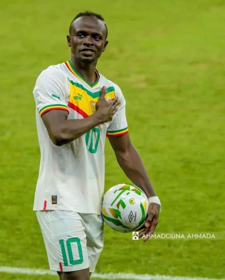 SADIO c'est notre SADIO🇸🇳❤️.
SADIO c'est le Sénégal 🇸🇳❤️,
On ne manque pas de respect à notre SADIO 🚧🛑🇸🇳❤️🇸🇳🚧🛑
Le peuple t'aime ❤️🇸🇳
📷Ahmadouna